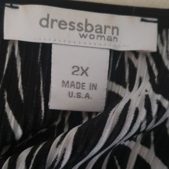 Plus size Dress Barn embellished blk/wht blouse - Picture 4 of 4